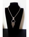 Collier géométrique avec chaines pendantes