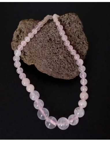Collier quartz rose pierres boules tailles dégradées