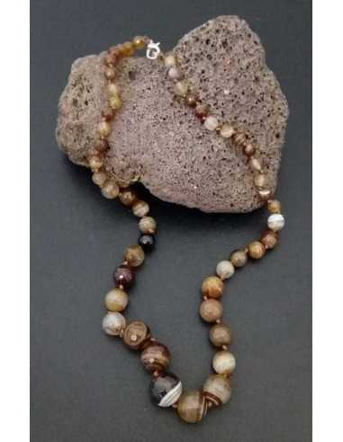 Collier pierre agate boules tailles dégradées facettées marron clair