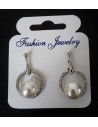 Boucles d'oreilles anneaux pendantes serties et perle