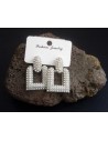 Boucles d'oreilles pendentes carrées avec perles 3.5 cm