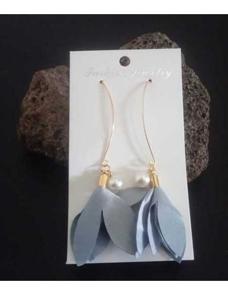 Boucles d'oreilles traversantes fleur et perles pendantes