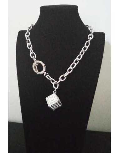 Collier grosse maille souple pendentif dé serti