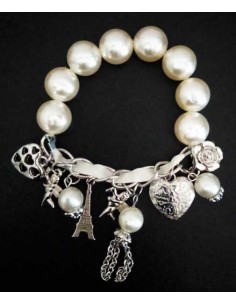 Bracelet perles blanches pampilles Tour Eiffel et coeur