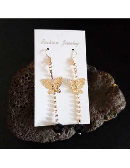 Boucles d'oreilles pendantes fantaisie papillon et perles noires longueur 8 cm