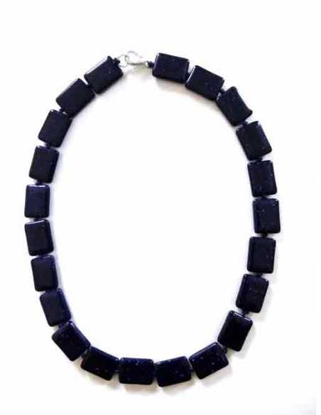 Collier pierre du soleil noire rectangles