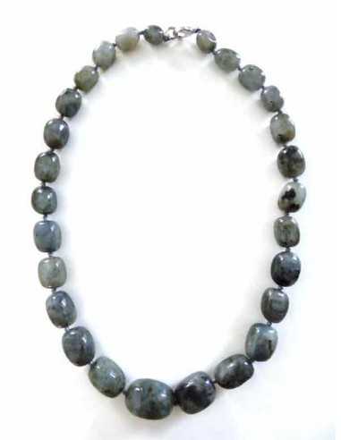 Collier quartz à inclusion de tourmaline noire perles cubiques dégradées